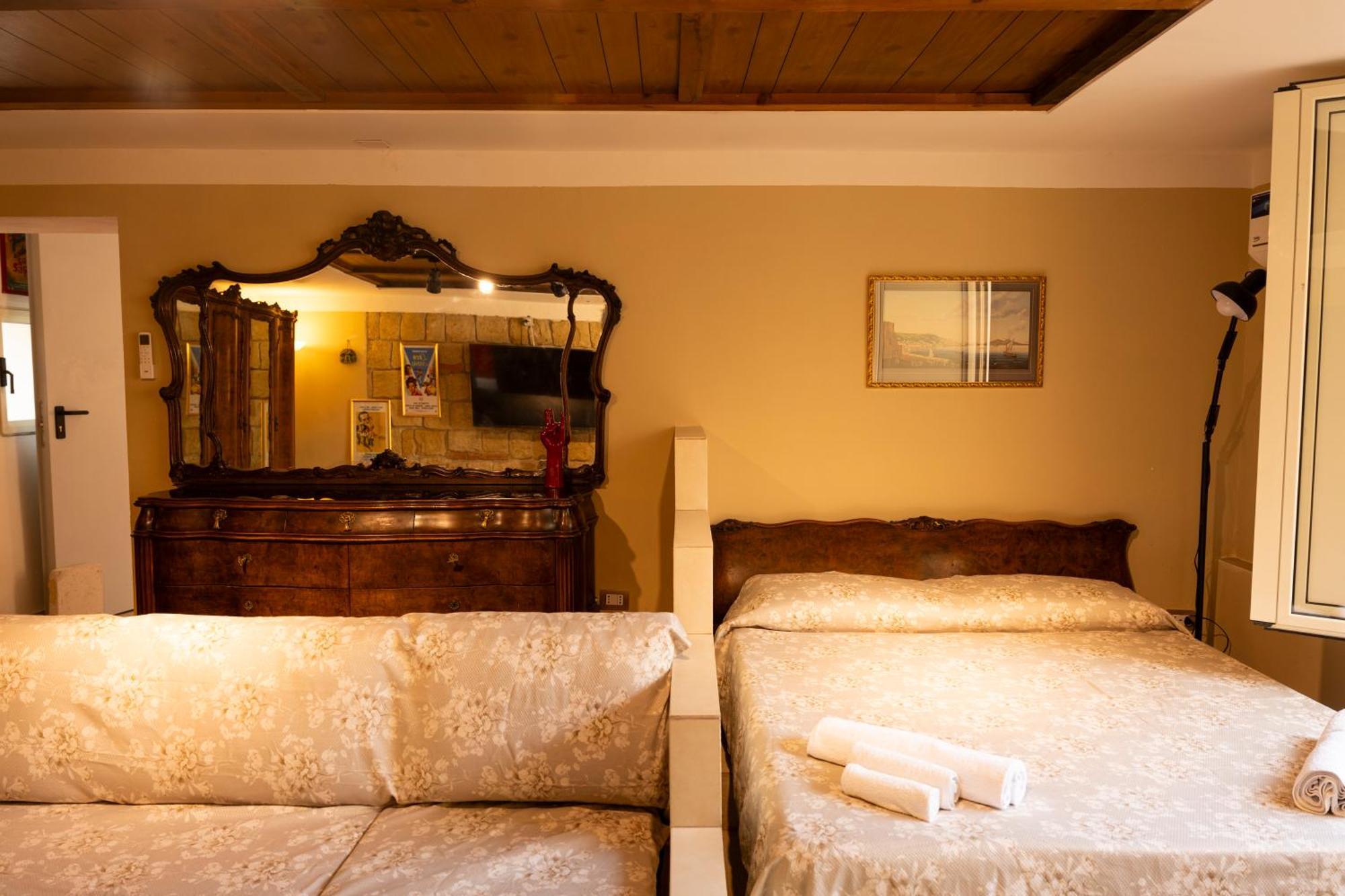 Colonna Bed Bed & Breakfast Naples Exterior photo