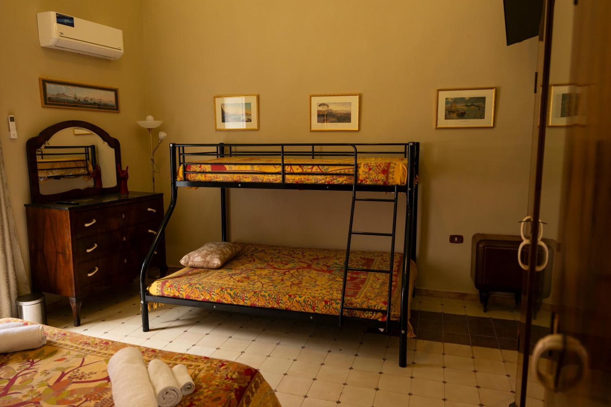 Colonna Bed Bed & Breakfast Naples Exterior photo