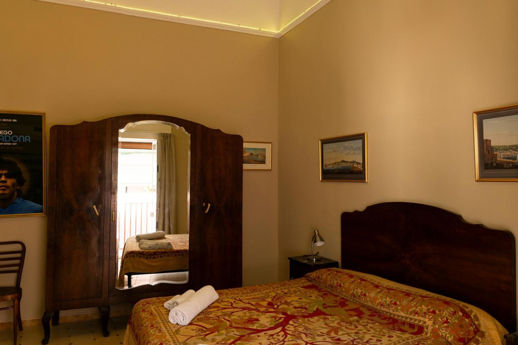 Colonna Bed Bed & Breakfast Naples Exterior photo